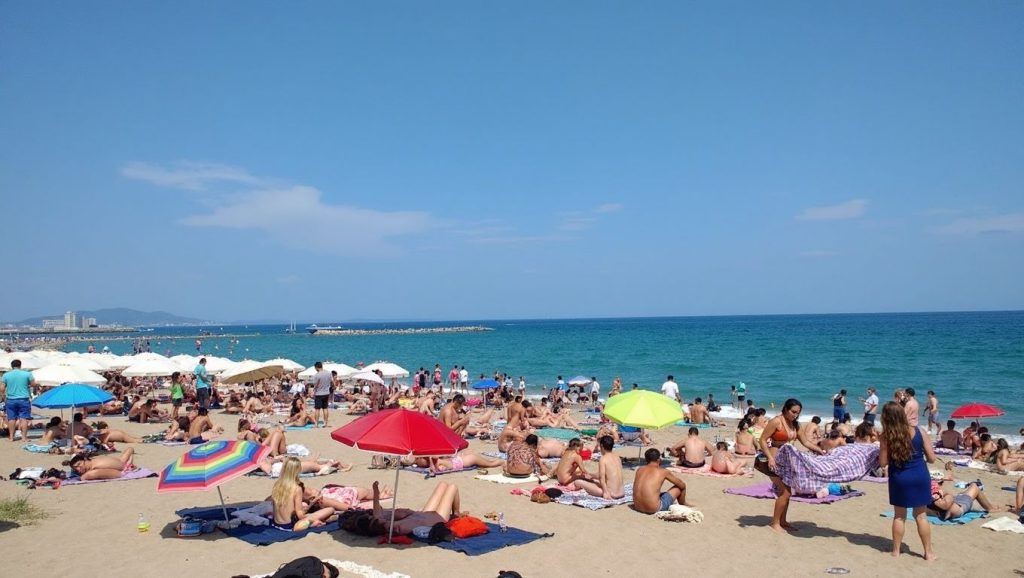 Agua y arena en Playa de San Miguel, Cartaya