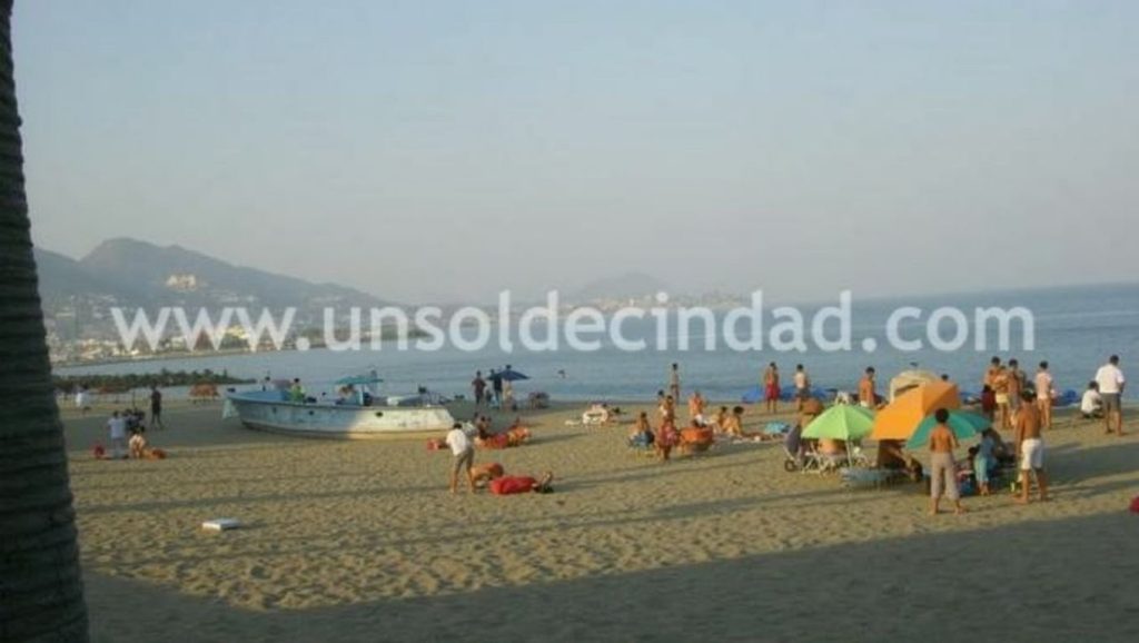 Playa de Santa Amalia — foto 1 de 6