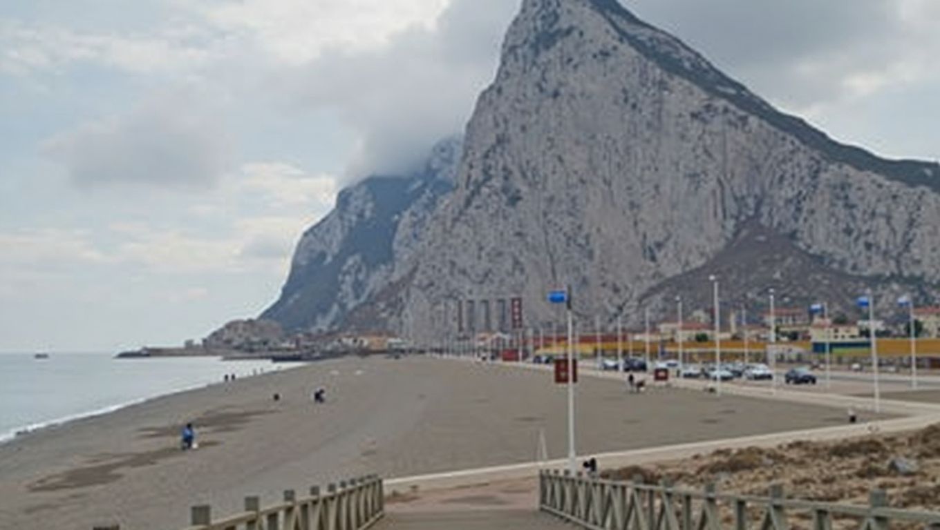 Playa de Santa Bárbara (La Línea de la Concepción, Cádiz)