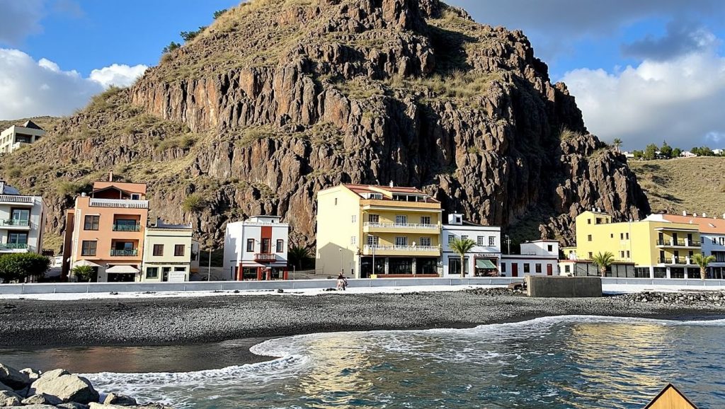 Acantilados y costa de Playa de Suárez, Playa de Santiago (La Gomera)