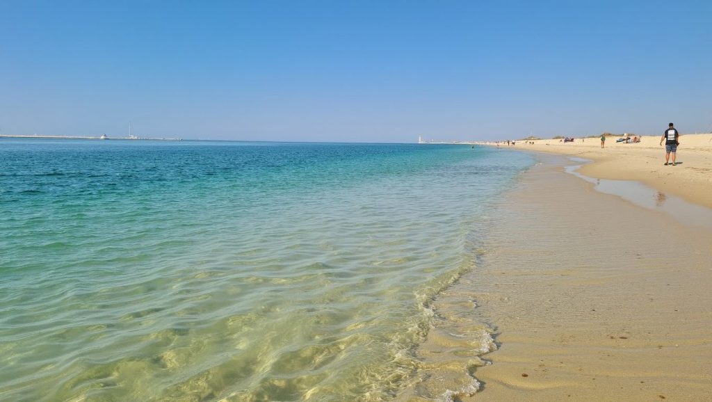 Vista del litoral en Playa de Urbasur, Isla Cristina