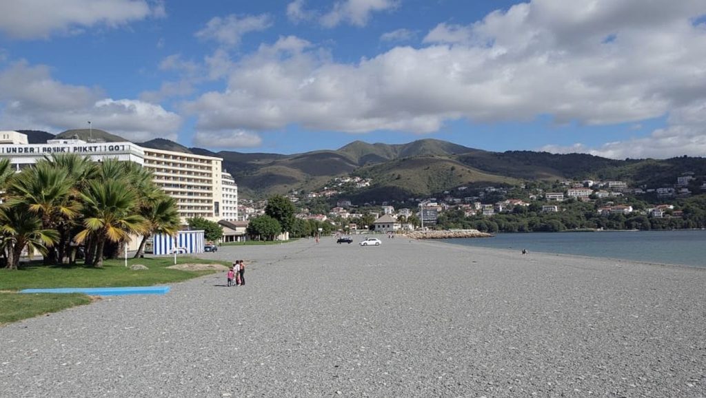 Playa Velilla desde la arena, Almuñécar, Granada