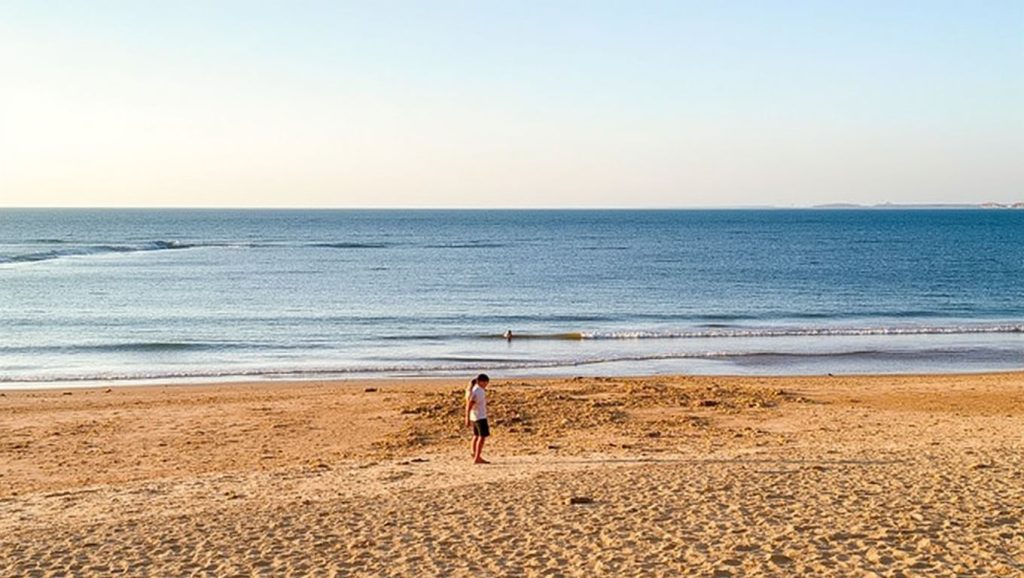 Arena y orilla en Playa del Camarón, Chipiona, Cádiz