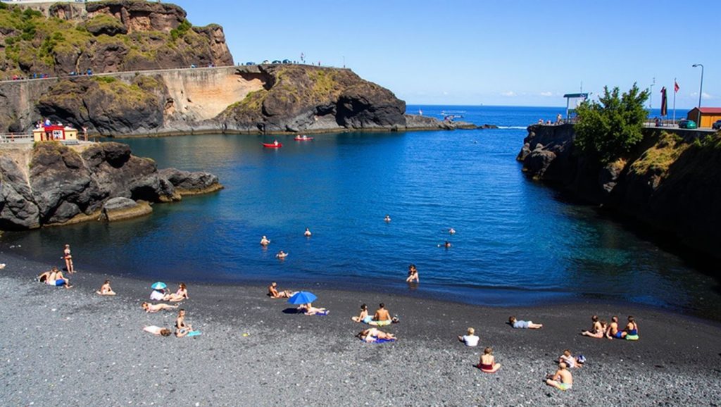 Aguas de Playa del Chatarrero en Garachico (Tenerife)