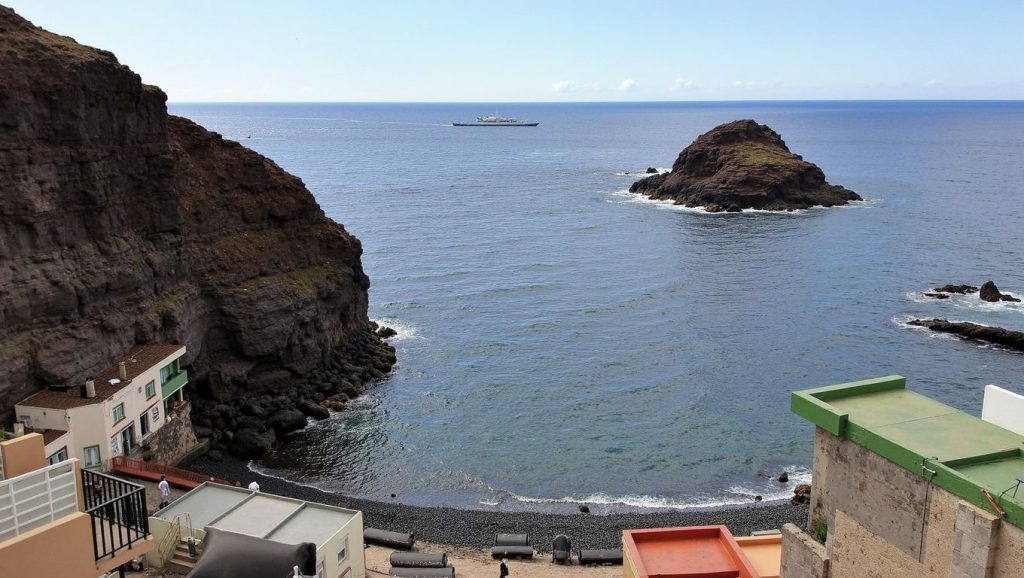 Aguas de Playa del Roque en Fasnia (Tenerife)