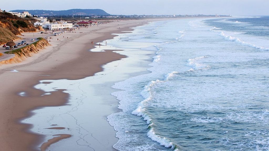 Agua y arena en Playa del Roqueo, Conil de la Frontera