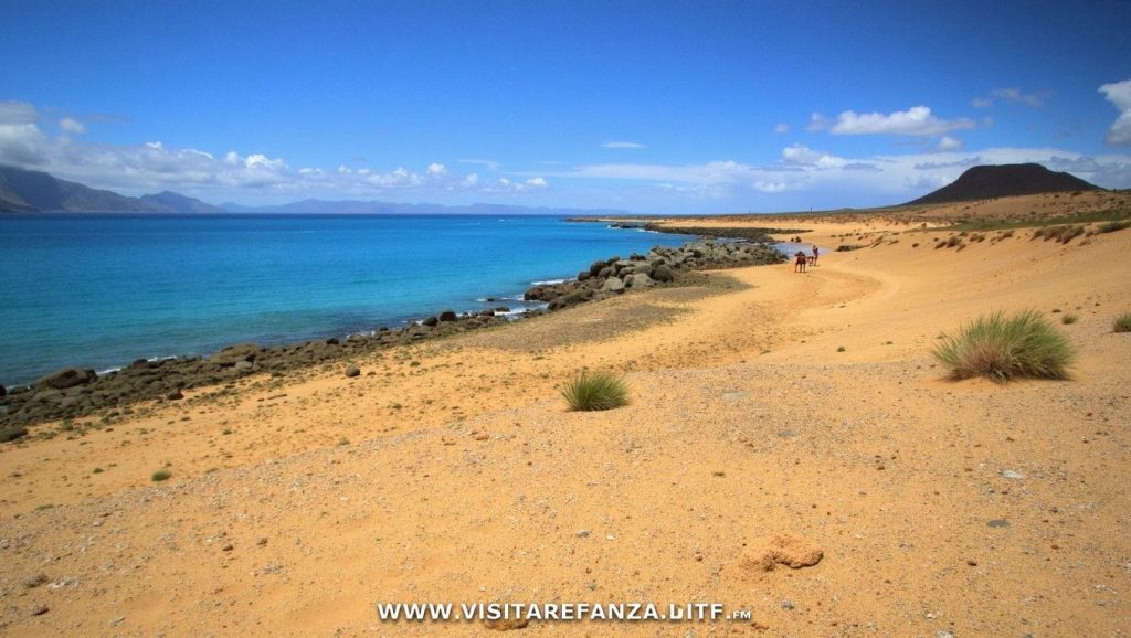 Aguas de Playa del Salado en Haría (Lanzarote)