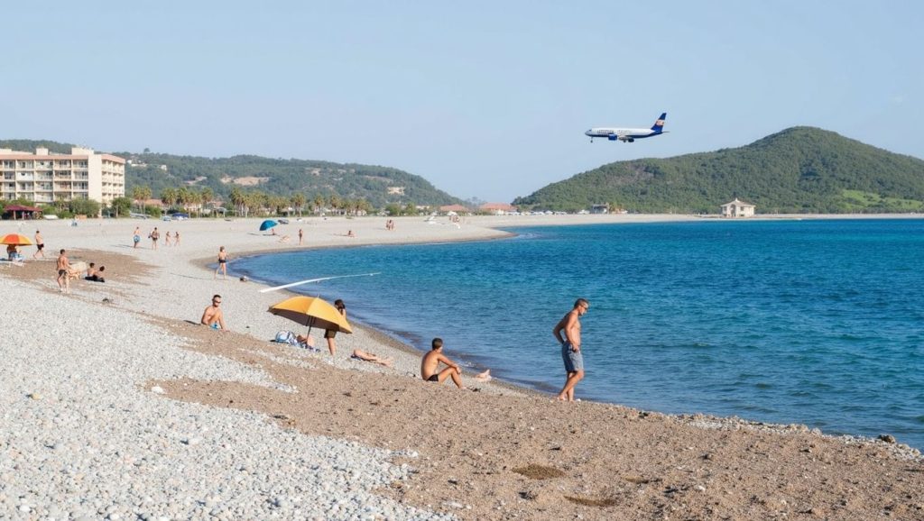 Acceso a Playa des Cavallet desde el aparcamiento, Eivissa