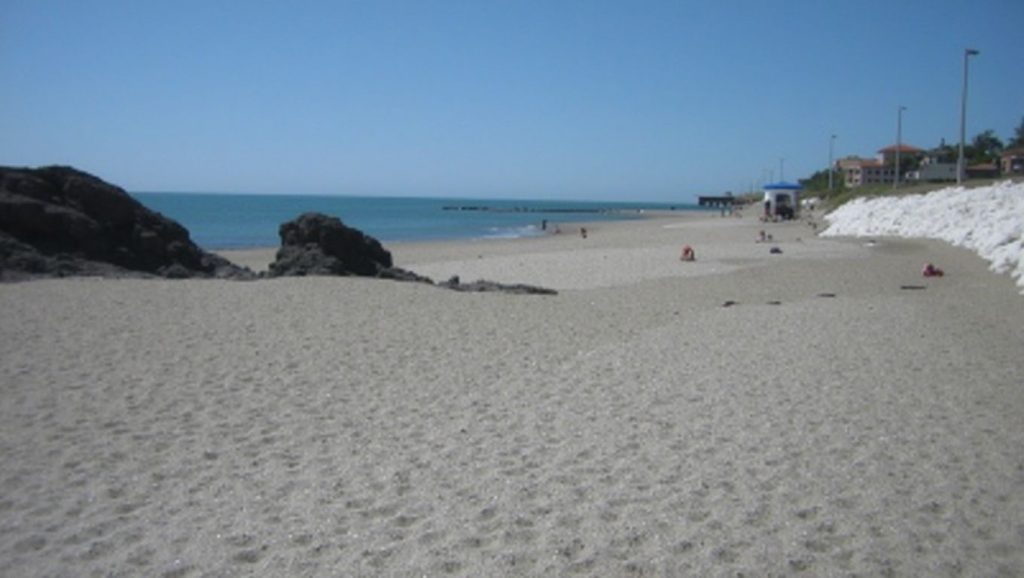 Playa El Faro de Calaburras — foto 3 de 6