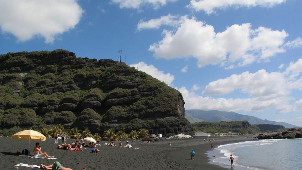 Entorno natural de Playa El Mangón en La Palma