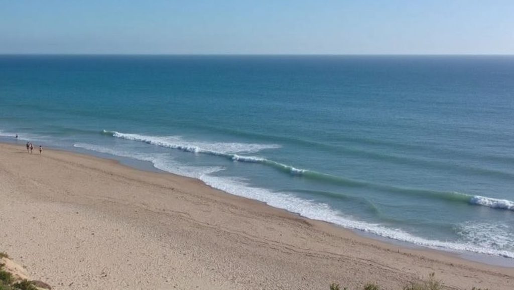 Panorámica de Playa El Puerco con cielo despejado, Chiclana de la Frontera