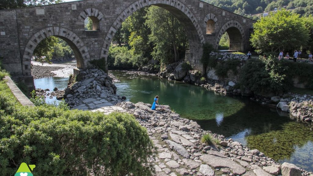 Arena de Playa Fluvial del Dobra, Cangas de Onís (Asturias)