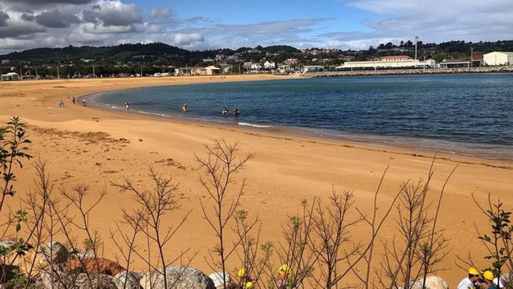 Aguas de Playa L'Arbeyal en Gijón (Asturias)
