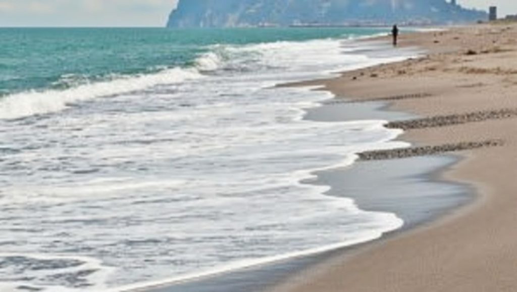 Vista general de Playa La Alcaidesa, La Línea de la Concepción
