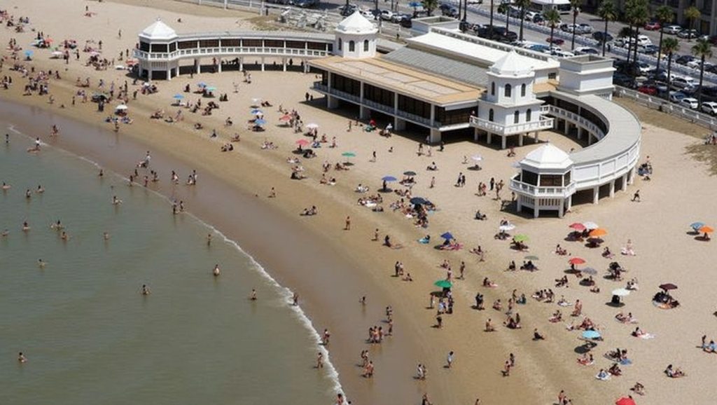 Playa La Caleta desde la arena, Cádiz, Cádiz