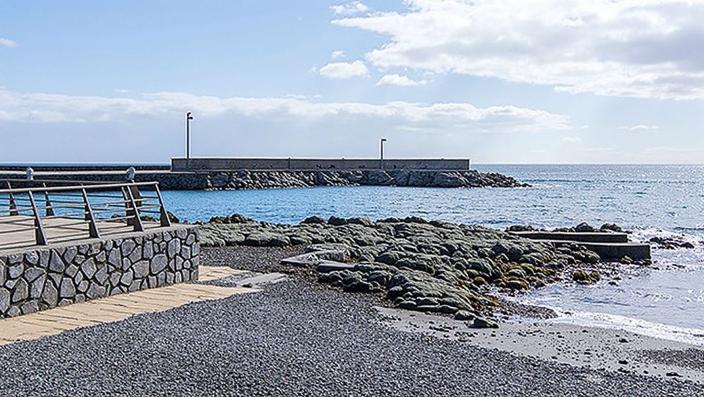 Entorno natural de Playa La Charcada en Tenerife