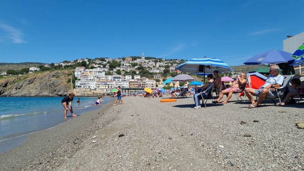 Panorámica de Playa La Guardia con cielo despejado, Salobreña
