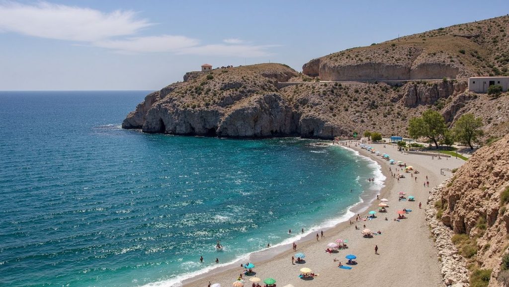 Detalle del agua en Playa La Herradura (Los Berengueles), Almuñécar, Granada