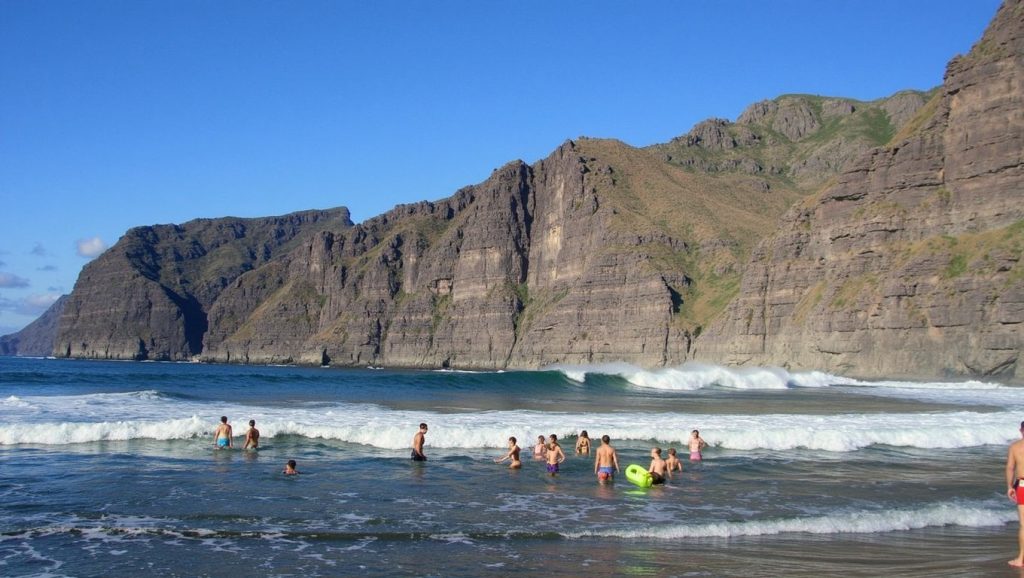 Entorno natural de Playa Los Guíos en Tenerife