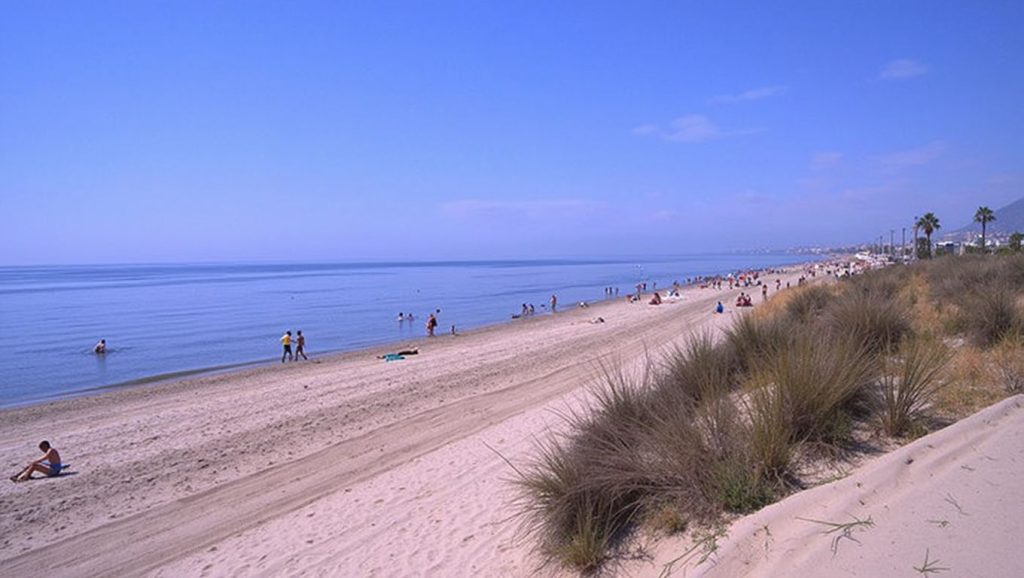 Vista del entorno de Nudista de El Chorrillo, Playa Nudista de El Chorrillo, Málaga