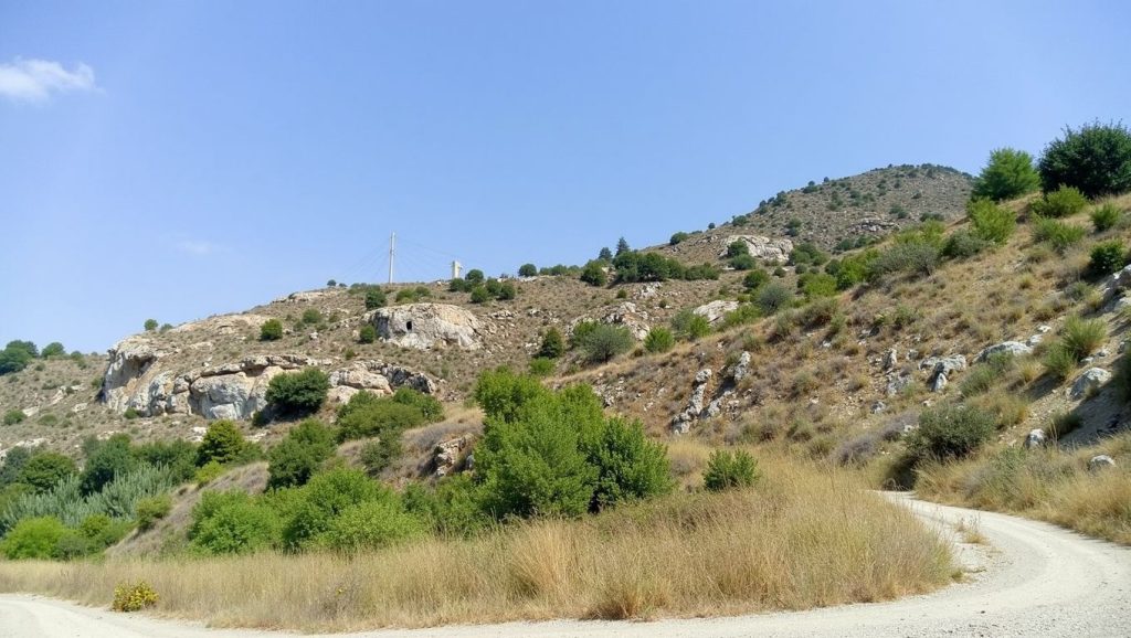 Arena y orilla en Playa Nudista de Las Alberquillas de Nerja, Nerja, Málaga