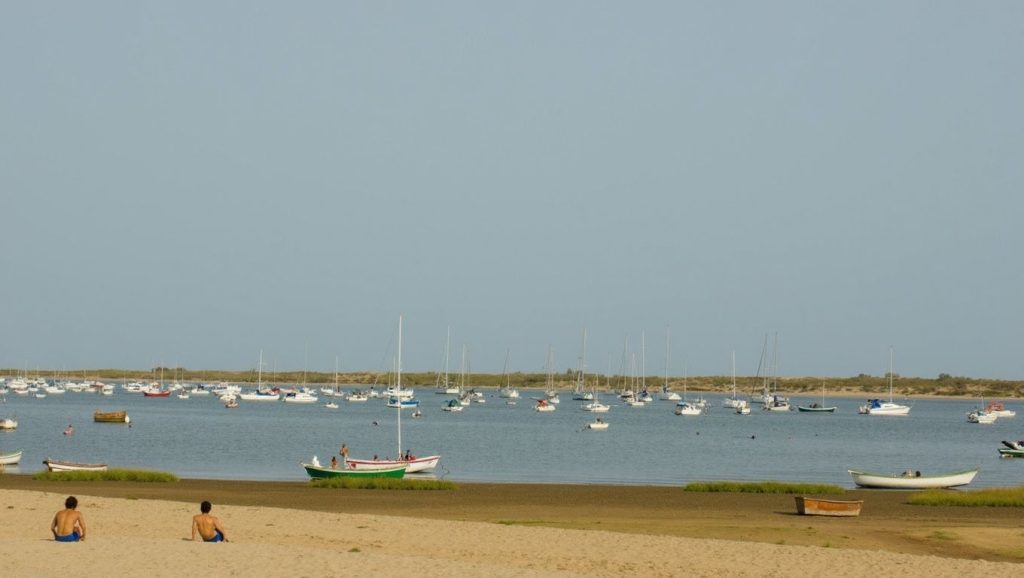 Detalle de arena y agua en Playa Nueva Umbría (Flecha del Rompido, lado Lepe), Lepe