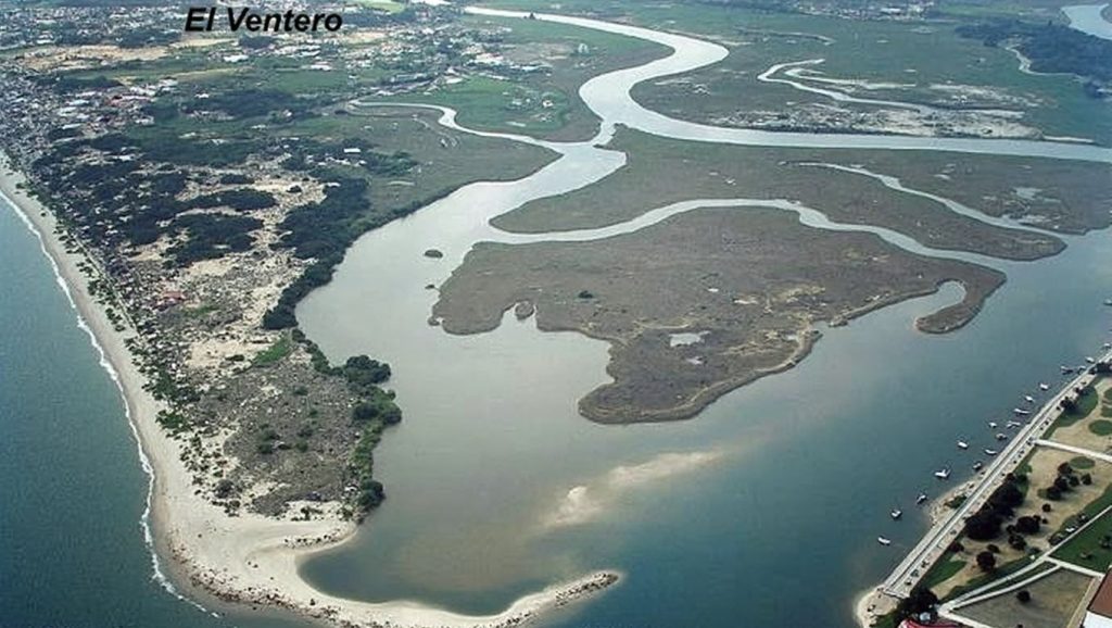 Agua y arena en Playa Palmones, Los Barrios