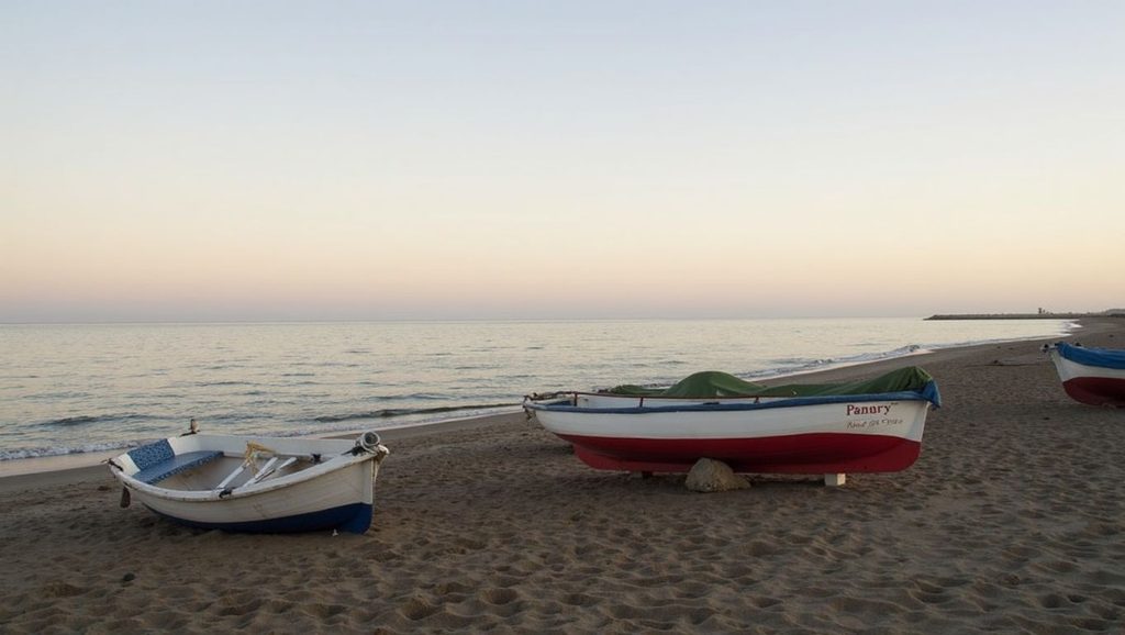 Línea de costa en Playa Para Perros de San Luis de Sabinillas, Manilva
