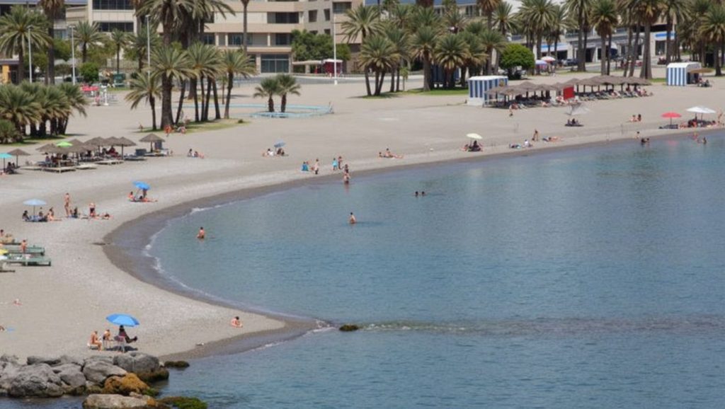 Horizonte desde Playa Puerta del Mar, Almuñécar, Granada