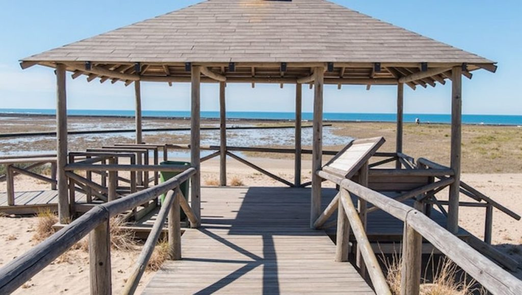 Acceso a Playa Punta Candor desde el aparcamiento, Rota
