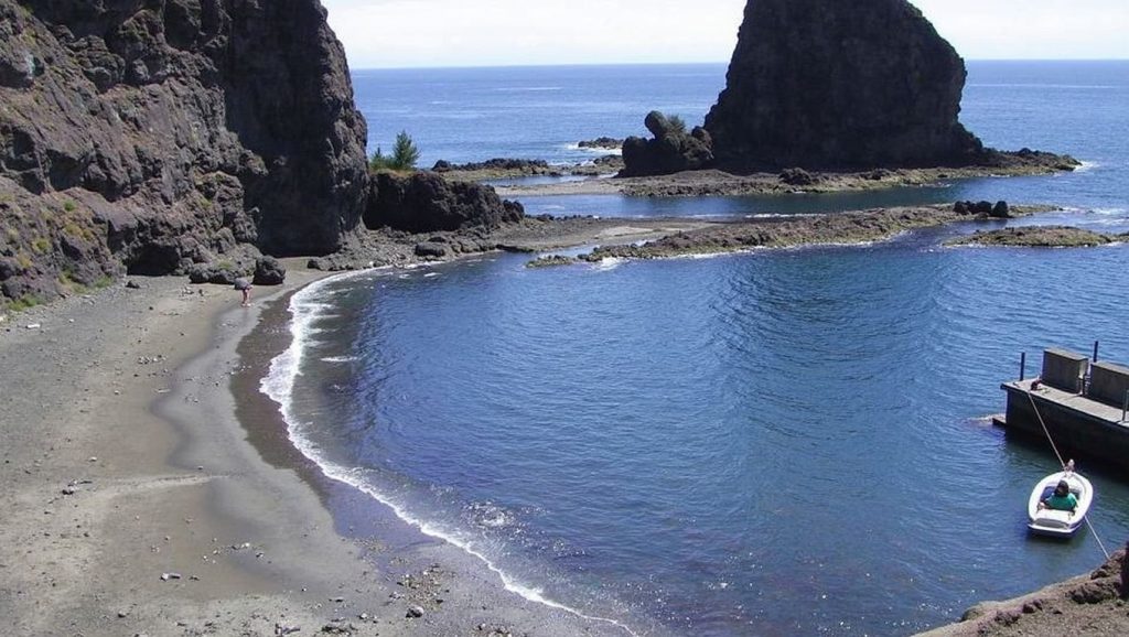 Entorno natural de Playa Roque Bermejo en Tenerife