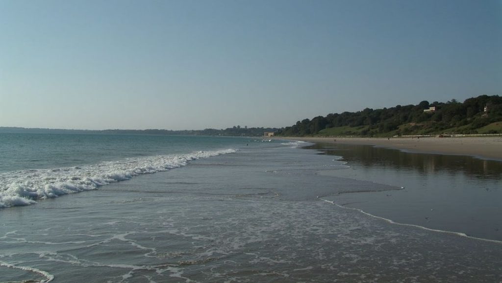 Arena y mar en Playa Santa Catalina, El Puerto de Santa María, Cádiz