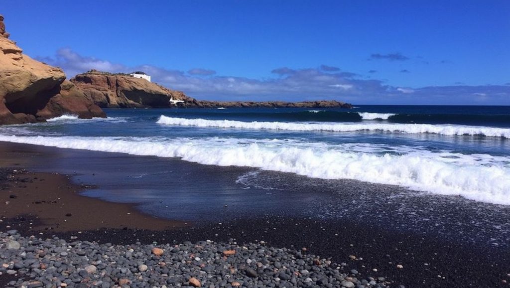 Arena volcánica de Playa Tajao, Arico (Tenerife)