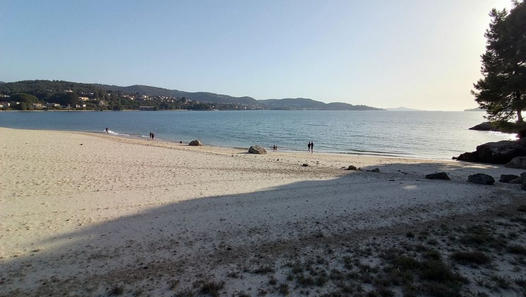 Ría y costa de Praia Cabeceira en Poio, Pontevedra