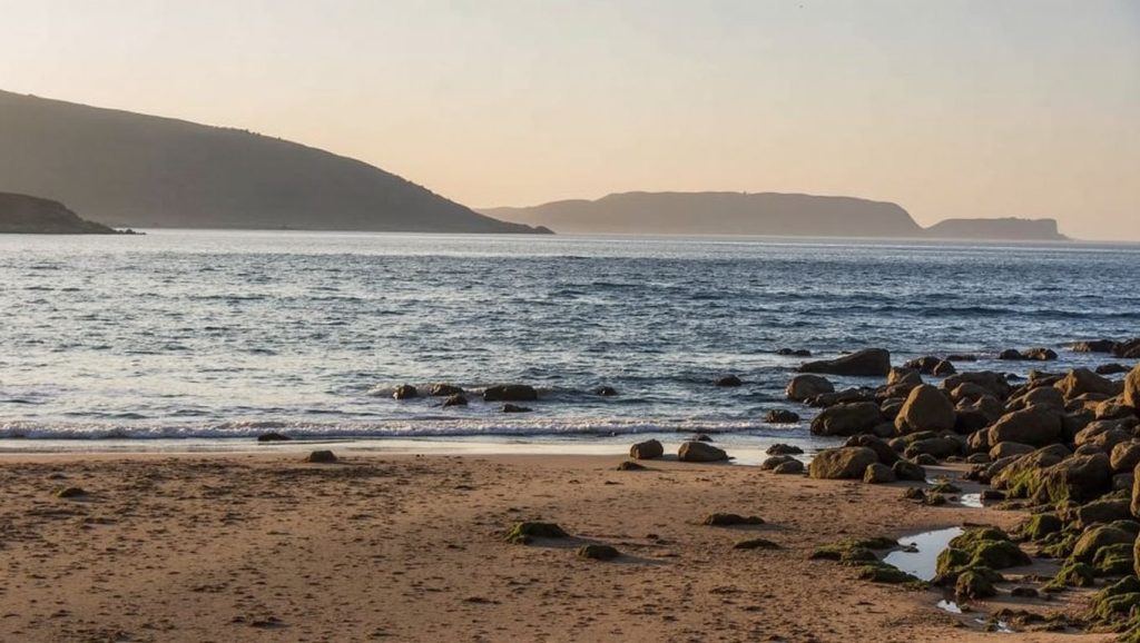 Línea de costa en Praia Cativa, Galicia