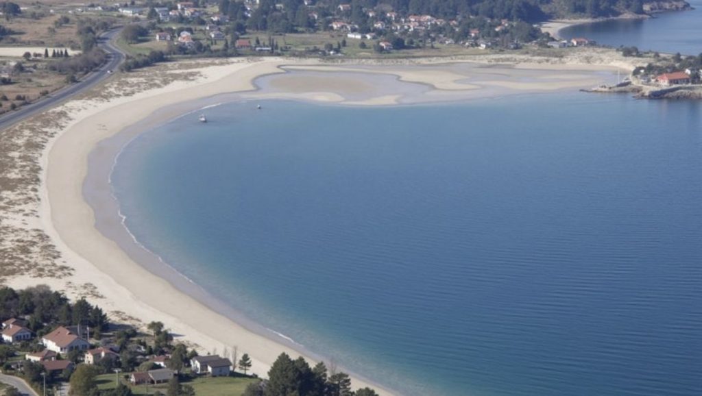 Vista de Praia da Aguieira en Galicia, A Coruña