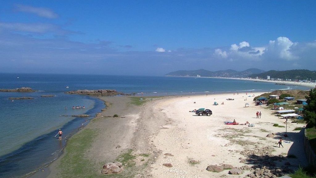 Ría y costa de Praia da Calzoa en Vigo, Pontevedra