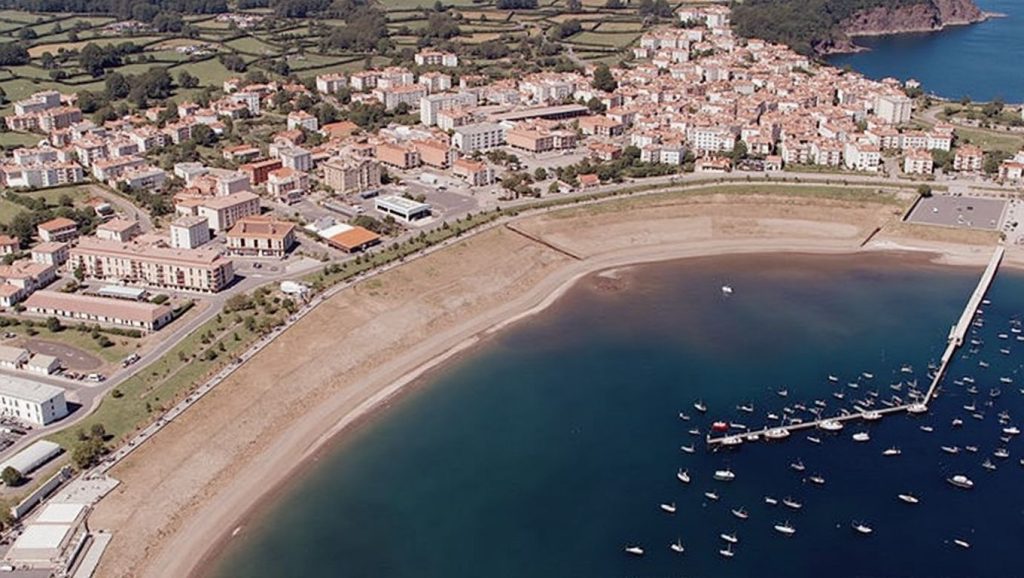 Aguas de Praia da Concha en Cee (A Coruña)