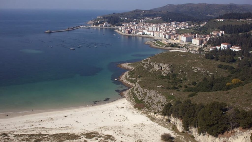 Panorámica de Praia da Ermida, A Coruña