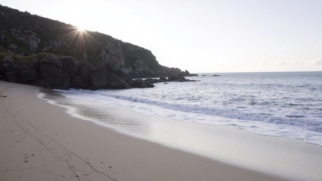 Oleaje en la orilla de Praia da Fontenla, costa de Galicia