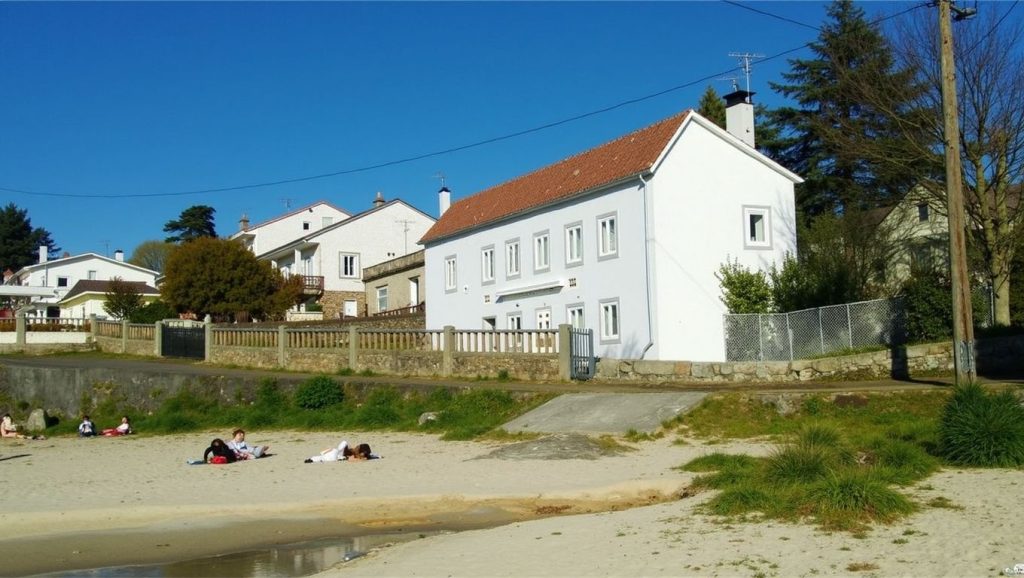 Vista amplia de Praia da Gafa en Galicia, A Coruña
