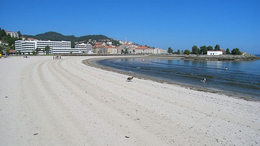Aguas de Praia da Ladeira en Baiona (Pontevedra)