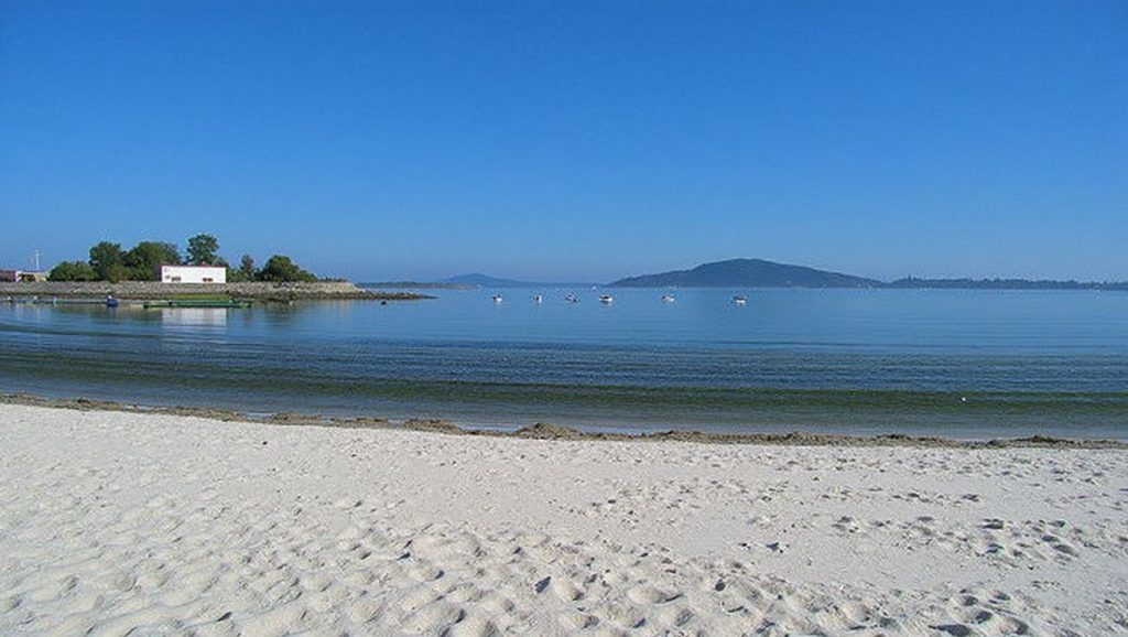 Detalle del agua en Praia da Ladeira Pequena, Galicia, A Coruña