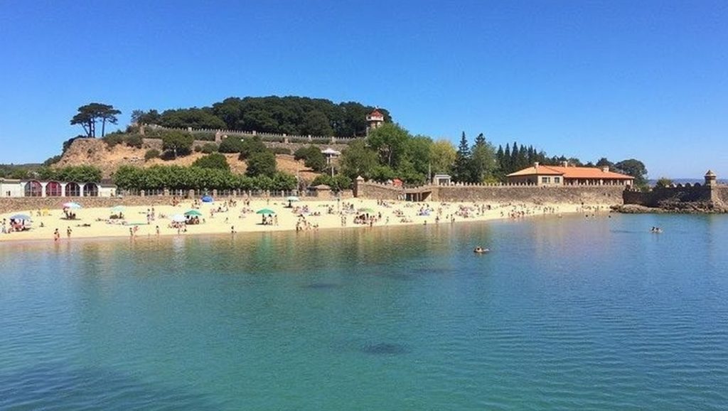 Arena y mar en Praia da Ribeira das Rozas, Galicia, A Coruña