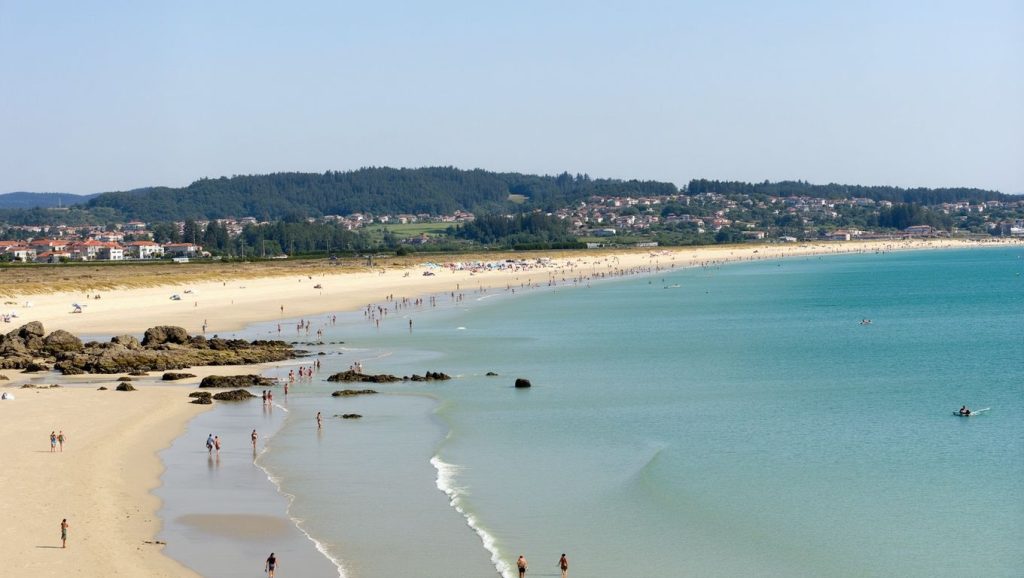 Ría y costa de Praia da Rosela en Galicia, A Coruña
