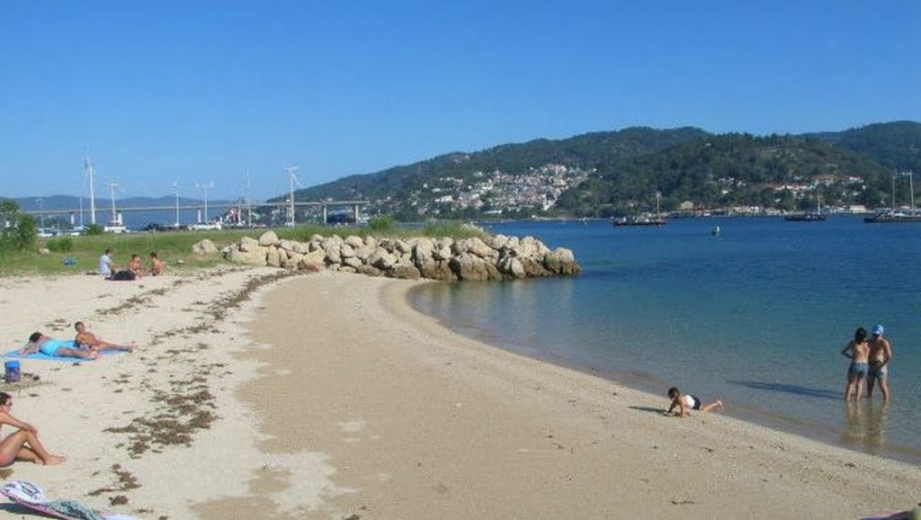 Ría y costa de Praia da Sobreira en Vigo, Pontevedra