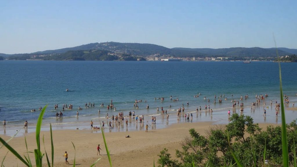 Ría y costa de Praia das Bólas en Pontedeume, A Coruña