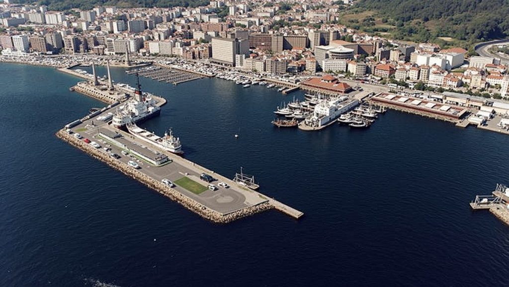 Agua y arena en Praia das Carolinas, Ribeira