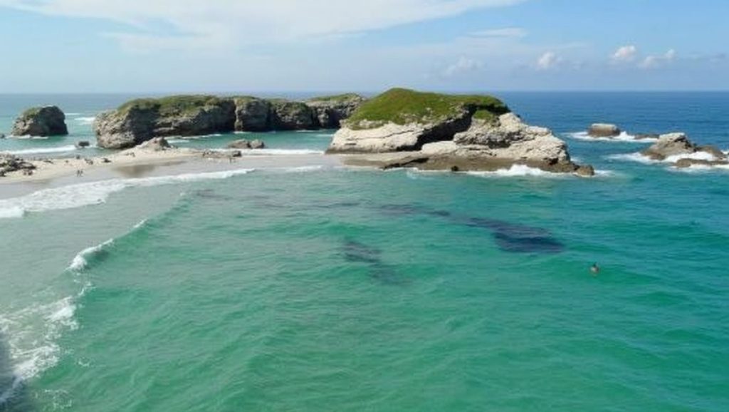 Aguas de Praia das Illas en Ribadeo (Lugo)