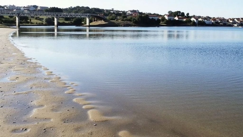 Agua y arena en Praia das Sobreiras, Rianxo